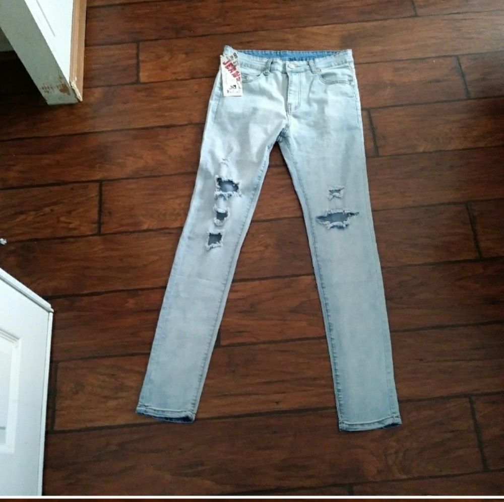 Men's ripped skinny jeans